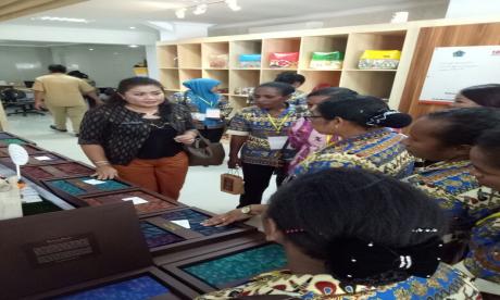 Kunjungan ke Rumah Belanja di Denpasar Desain Centre
