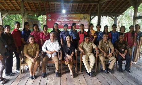 Pelatihan Tenun