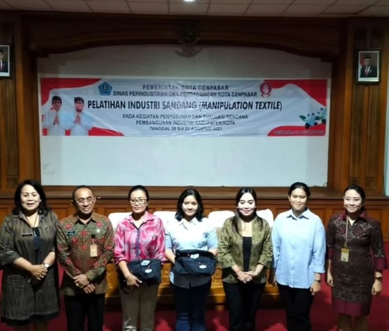 PELATIHAN MINIPULATION TEXTILE