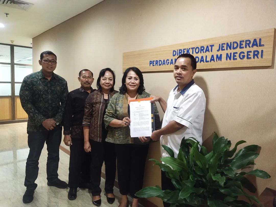 PENANDATANGANAN BERITA ACARA SERAH TERIMA DAN NASKAH HIBAH BARANG MILIK NEGARA (BANGUNAN PASAR TEGAL HARUM YANG DIBANGUN MELALUI DANA TUGAS PEMBANTUAN T.A 2022)