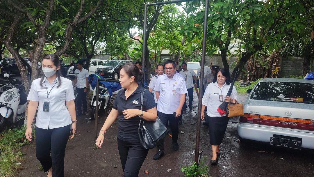 KEGIATAN PASAR MURAH PENGENDALIAN INFLASI DAERAH DALAM RANGKA MENYAMBUT BULAN SUCI RAMADHAN DAN HARI RAYA IDUL FITRI 1444 H DI LAPANGAN KAPTEN JAPA DESA KESIMAN KERTALANG