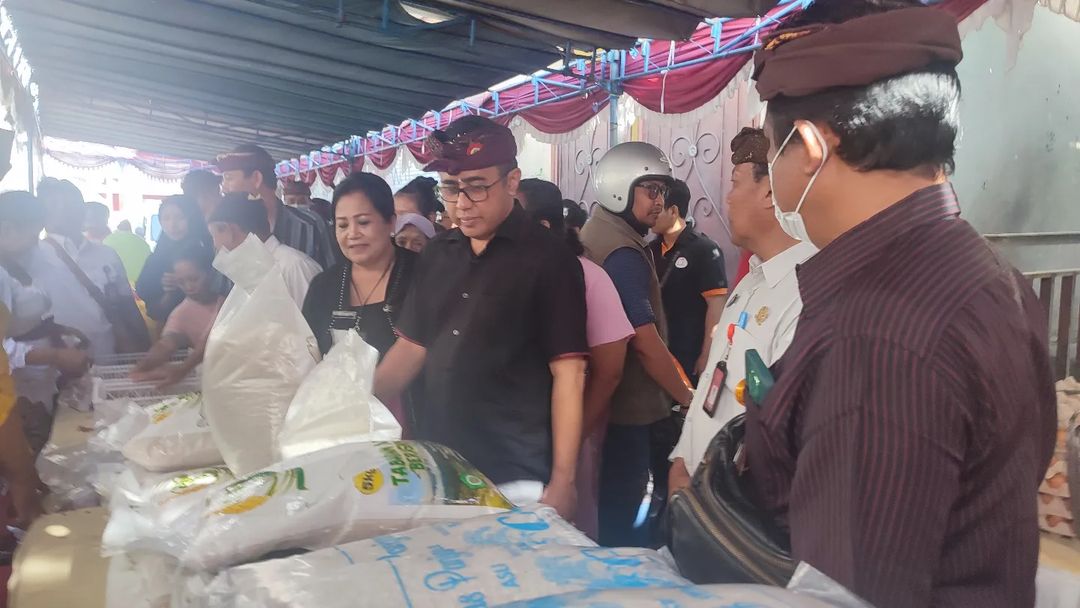 KEGIATAN PASAR MURAH PENGENDALIAN INFLASI DAERAH DALAM RANGKA MENYAMBUT BULAN SUCI RAMADHAN DAN HARI RAYA IDUL FITRI 1444 H DI JALAN A. YANI GG I DESA DAUH PURI KAJA