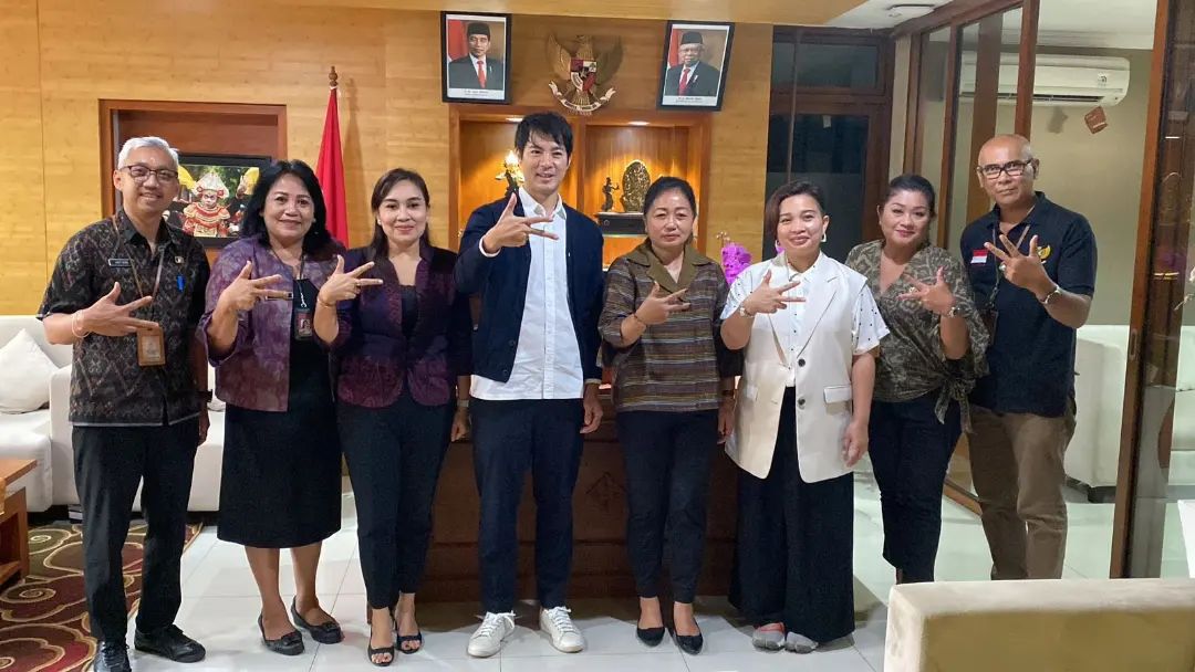 KOLABORASI PEMKOT DENPASAR - UNIQLO INDONESIA