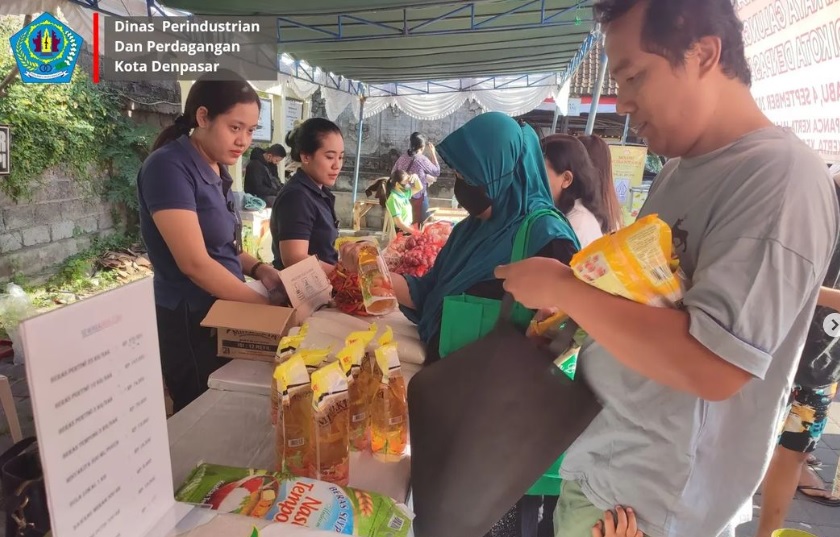 Pasar Murah Dalam Rangka Pengendalian Inflasi Daerah di Kota Denpasar di Desa Tegal Kertha