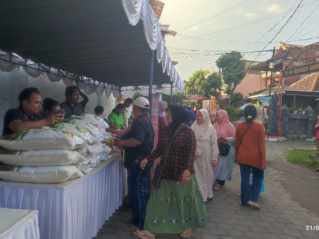 Pasar Murah Yang Diadakan di Halaman Parkir Yayasan Pendidikan Quba Desa Tegal Kerta