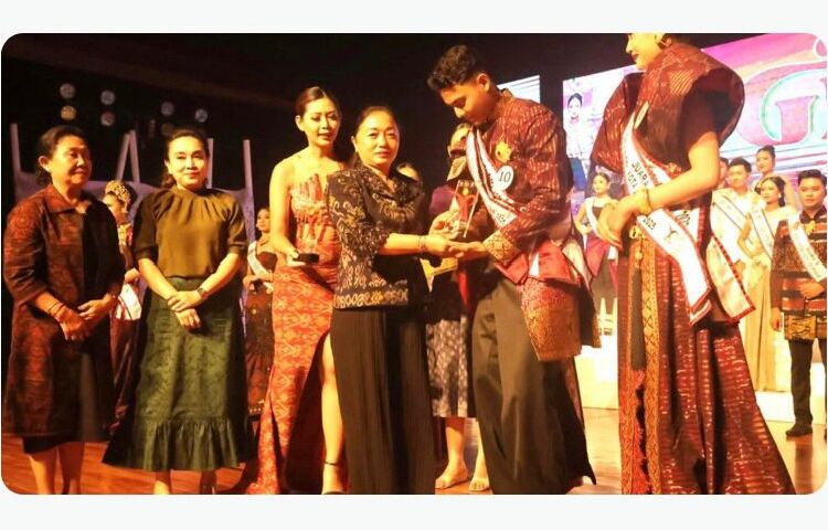 Gede Aiswarya Pandit dan Callista Tan Winata Keluar Sebagai Juara Duta Endek 2025