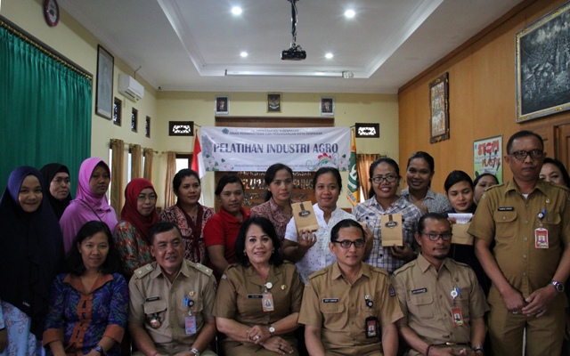 PELATIHAN INDUSTRI AGRO DI KELURAHAN UBUNG
