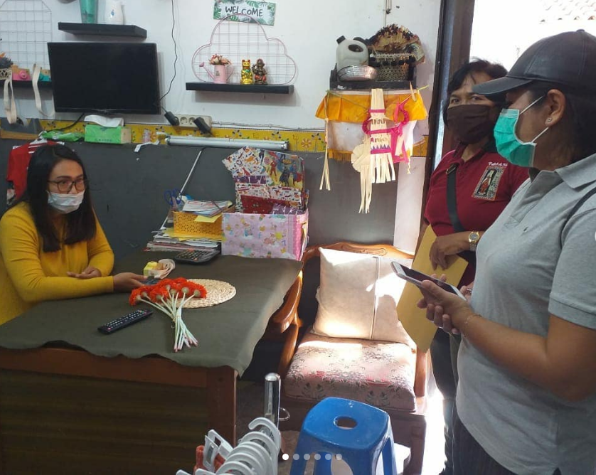 SOSIALISASI PENCEGAHAN PENYEBARAN VIRUS COVID-19 DI DESA DAUH PURI KAUH