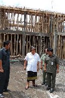 PASAR AGUNG PENINJOAN LEBIHI TARGET
