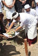 PASAR AGUNG PENINJOAN DIREVITALISASI --Walikota lakukan peletakan batu pertama--
