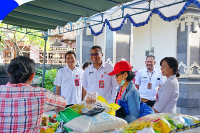 Tim Pengendalian Inflasi Daerah (TPID) Kota Denpasar melalui Dinas Perindustrian dan Perdagangan Kota Denpasar (Disperindag) bekerja sama dengan Pemerintah Desa Tegal Harum melaksanakan pasar murah