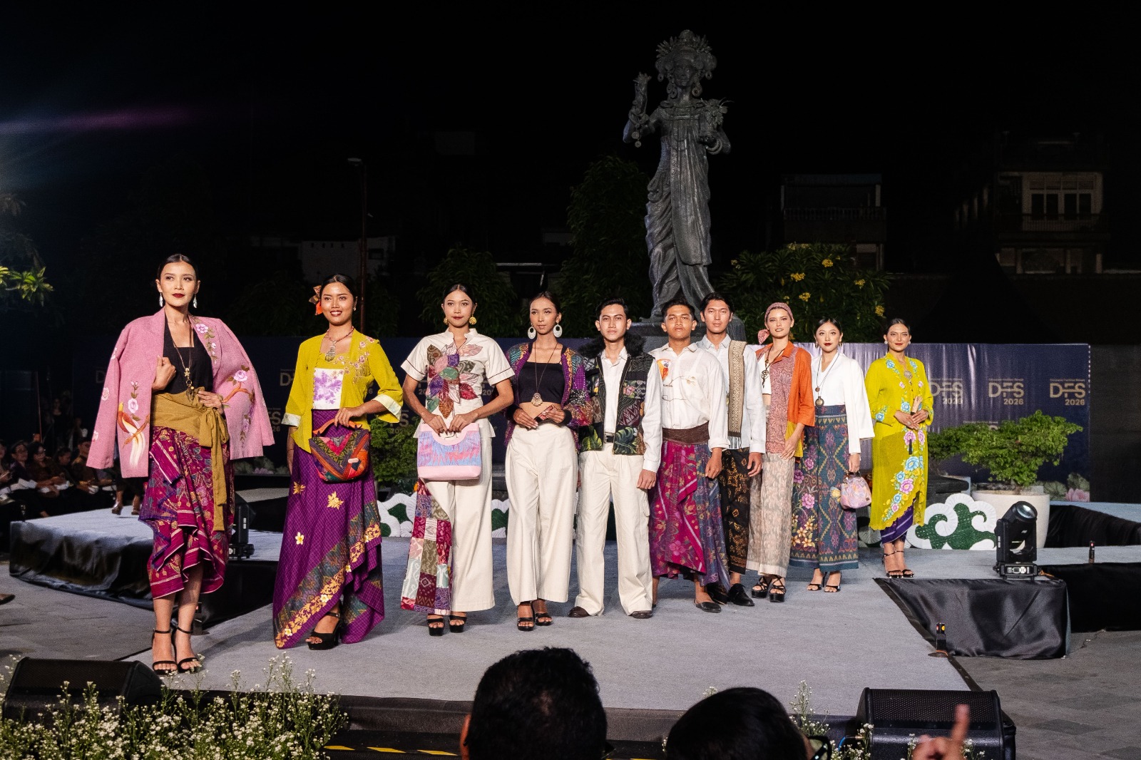 Pelataran Pasar Badung Jadi Panggung Kreativitas Denpasar Fashion Street 2026